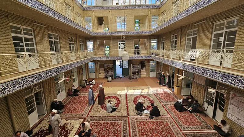 مدرسه خان
