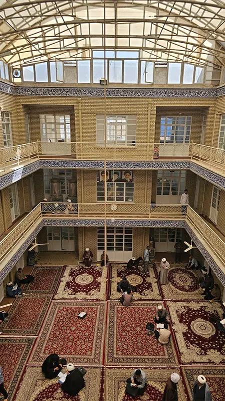 مدرسه خان
