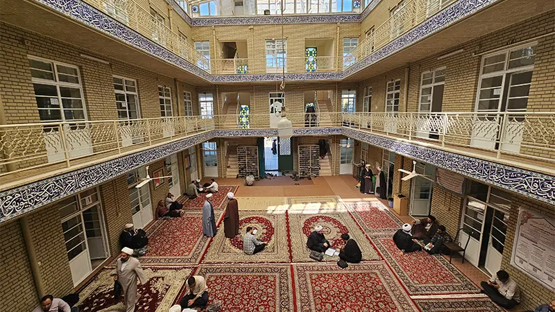 مدرسه خان